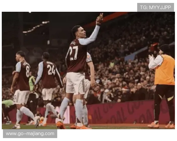 罗杰斯禁区兜射直挂死角，维拉公园沸腾见证逆转曼联关键球